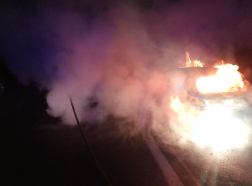 autó égett az M1-es autópályán 